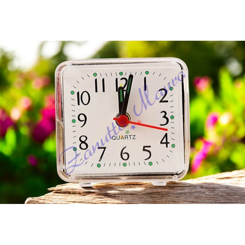 Sveglia da comodino mm 58x55x22 bianca